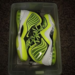 Mens size 10 Penny Hardaways